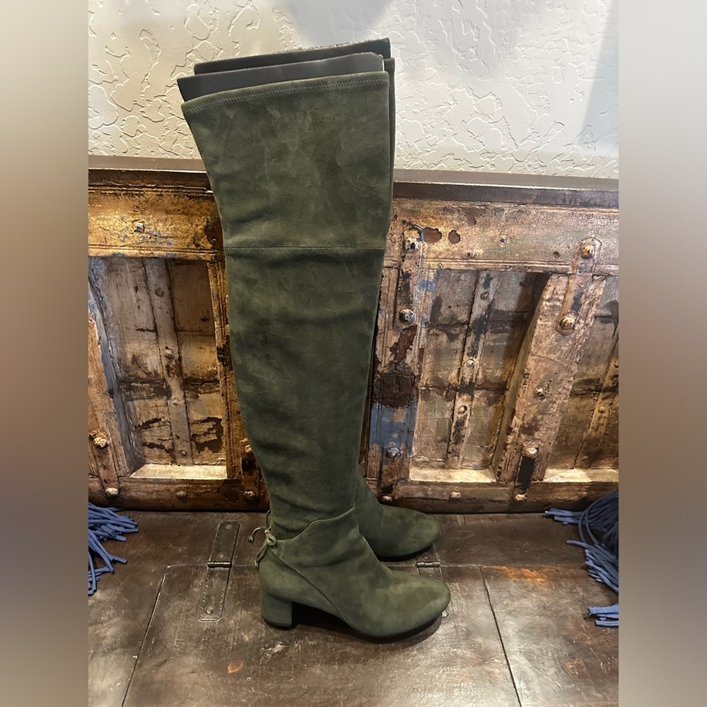 Tory Burch Laila Over The Knee Suede in Boxwood color ( army green) EUC worn 1x